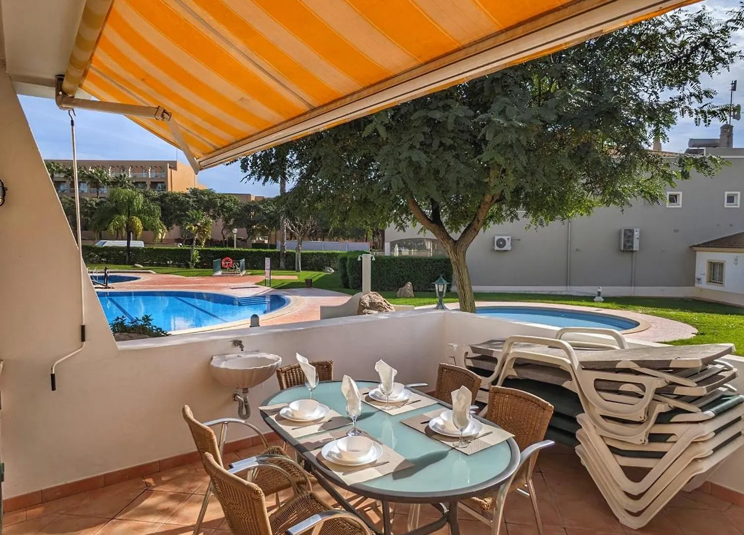Villa Townhouse 700M From Sao Rafael Beach Albufeira Portugal